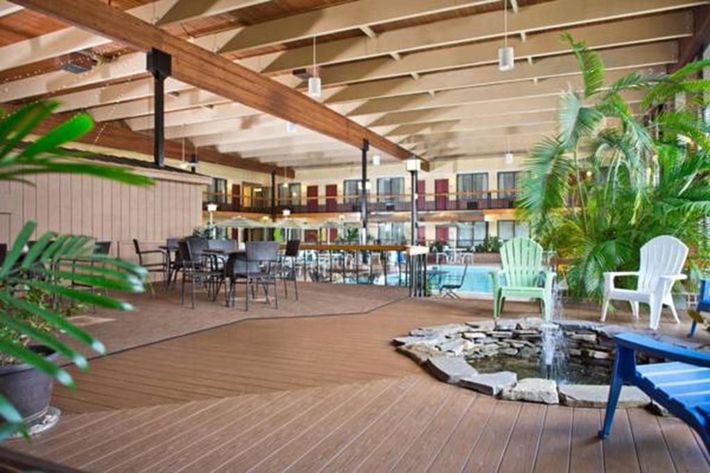 Wyndham Garden York Hotel Exterior photo