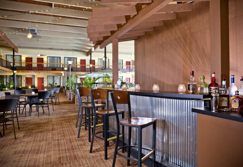 Wyndham Garden York Hotel Exterior photo